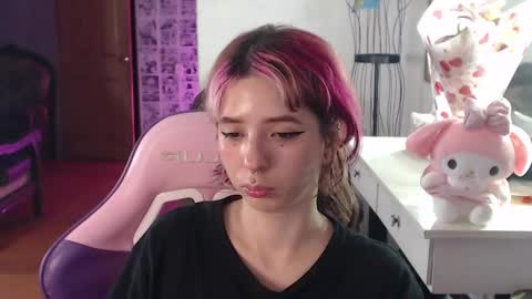 Snapshot of kitsunearineko chatting on 02.21.25 Ari Keimiwrights  online show from 02.21.25