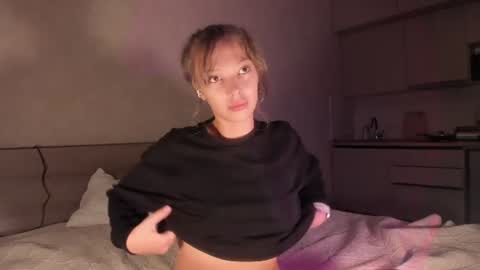 Snapshot of kitsunedream chatting on 07.09.26 Polly online show from 07.09.26