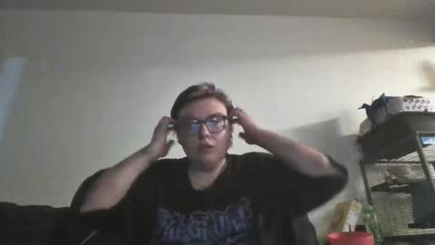 Snapshot of kitten00199600 chatting on 12.18.25 kitten online show from 12.18.25