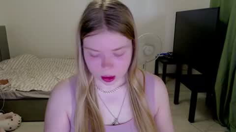 Snapshot of kitten_jenny01 chatting on 07.15.26 Jennyblonde and Emmabrunette online show from 07.15.26