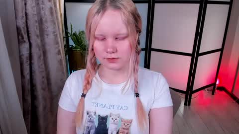 Snapshot of kittenxoann chatting on 04.30.26 kittenxoann online show from 04.30.26