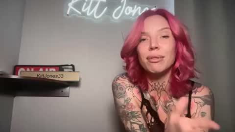 Snapshot of kittjones33 chatting on 06.20.26 kittjones33 online show from 06.20.26