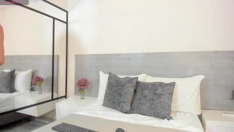 Snapshot of kitty_444_ chatting on 12.18.25 kitty_444_ online show from 12.18.25