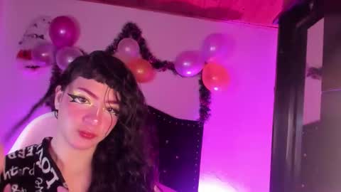 Snapshot of kitty__chs chatting on 12.20.25 kitty__chs online show from 12.20.25