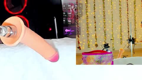 Snapshot of kitty__rosse__ chatting on 10.17.25 Kitty online show from 10.17.25