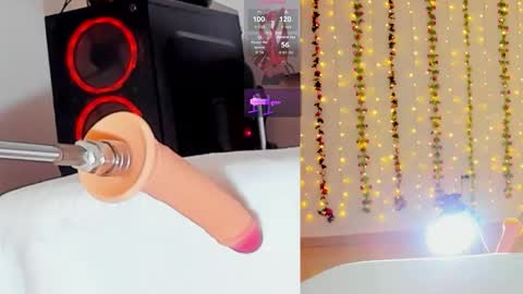 Snapshot of kitty__rosse__ chatting on 10.18.25 Kitty online show from 10.18.25