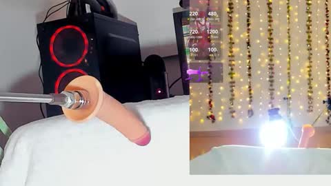 Snapshot of kitty__rosse__ chatting on 11.15.25 Kitty online show from 11.15.25