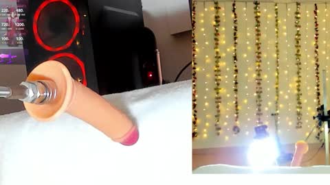 Snapshot of kitty__rosse__ chatting on 11.20.25 Kitty online show from 11.20.25