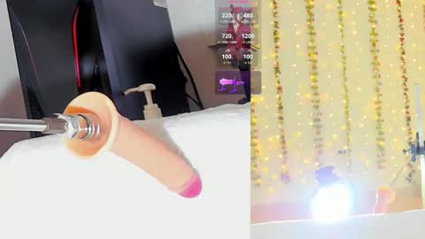 Snapshot of kitty__rosse__ chatting on 12.17.25 Kitty online show from 12.17.25