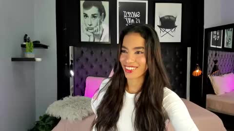 Snapshot of kitty_collins_ chatting on 09.15.25 Kitty online show from 09.15.25