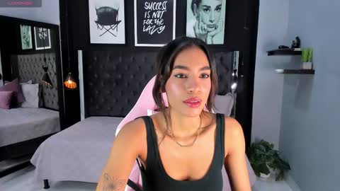 Snapshot of kitty_collins_ chatting on 09.16.25 Kitty online show from 09.16.25