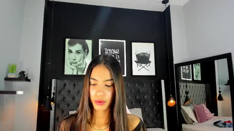 Snapshot of kitty_collins_ chatting on 09.17.25 Kitty online show from 09.17.25