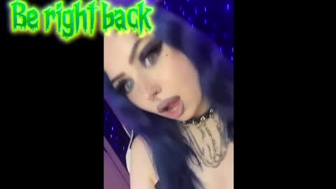 Hey  Im Ellie  if you like me and like my show give me a thumbs up hehe online show from 01.18.25