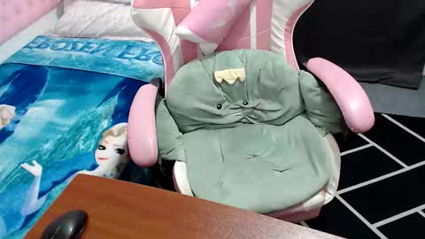 Snapshot of kitty_kity chatting on 11.10.25 Kate online show from 11.10.25