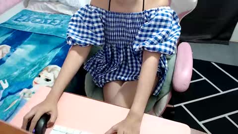 Snapshot of kitty_kity chatting on 12.02.25 Kate online show from 12.02.25