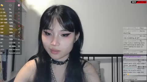 Snapshot of kitty_krush chatting on 10.05.25 Kitty online show from 10.05.25