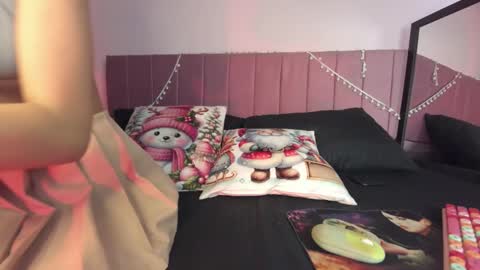 kitty_kryss online show from 12.22.25