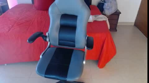 Snapshot of kitty_pam chatting on 01.22.25 Kitty online show from 01.22.25