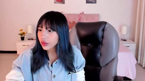 Snapshot of kitty_pam chatting on 03.05.25 Kitty online show from 03.05.25