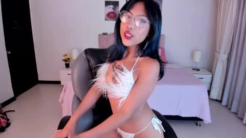 Snapshot of kitty_pam chatting on 03.08.25 Kitty online show from 03.08.25