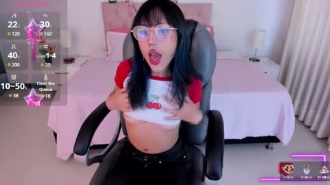 Snapshot of kitty_pam chatting on 03.10.25 Kitty online show from 03.10.25