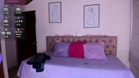 Snapshot of kitty_pam chatting on 09.24.25 Kitty online show from 09.24.25