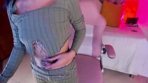 Snapshot of kitty_pam chatting on 11.02.25 Kitty online show from 11.02.25