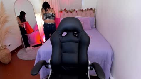 Snapshot of kitty_pam chatting on 12.14.25 Kitty online show from 12.14.25