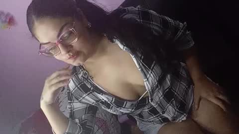 Snapshot of kitty_pink8 chatting on 12.04.25 kitty_pink8 online show from 12.04.25