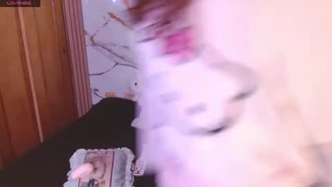 Snapshot of kittycatw chatting on 07.14.26 LAURA help me reach 100likes online show from 07.14.26