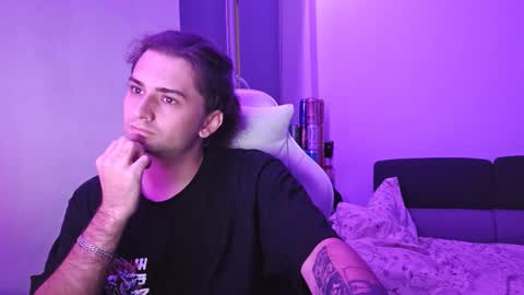 Snapshot of kittyeliz chatting on 11.23.25 Eliz online show from 11.23.25