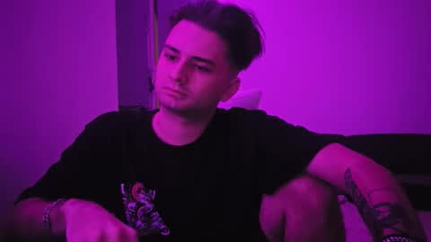 Snapshot of kittyeliz chatting on 12.14.25 Eliz online show from 12.14.25