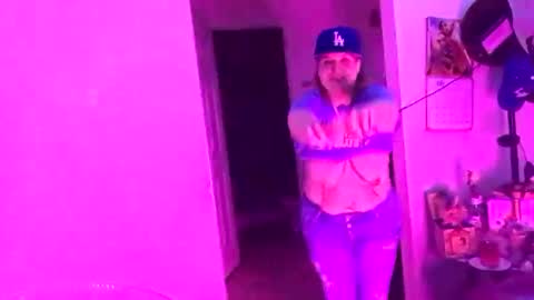 Snapshot of kittykay86 chatting on 01.01.25 Bella Blue BBW online show from 01.01.25