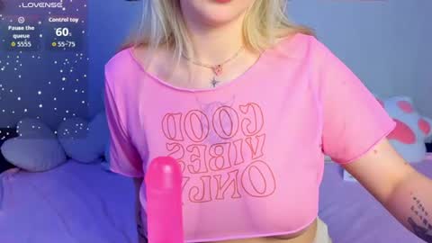 Snapshot of kittykendall chatting on 06.19.26 kittykendall online show from 06.19.26