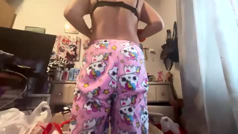 kittyluvx online show from 02.15.25
