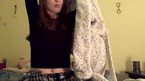 Snapshot of kittyme0ws chatting on 01.24.25 kitty online show from 01.24.25