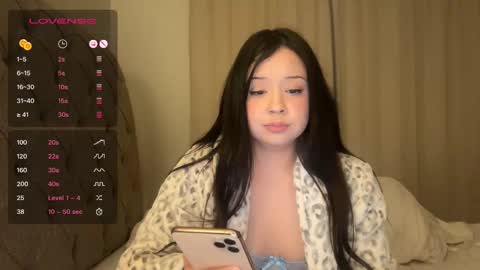 Snapshot of kittymia8 chatting on 12.20.24 mia online show from 12.20.24