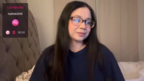 Snapshot of kittymia8 chatting on 12.30.24 mia online show from 12.30.24