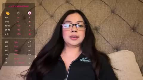 Snapshot of kittymia8 chatting on 02.11.25 mia online show from 02.11.25