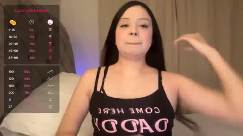 Snapshot of kittymia8 chatting on 10.02.25 mia online show from 10.02.25