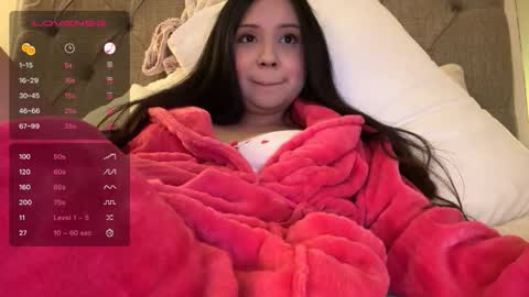 Snapshot of kittymia8 chatting on 10.23.25 mia online show from 10.23.25