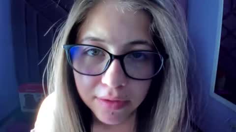 Sarah online show from 05.04.26