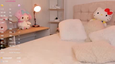 Snapshot of kittyskirtt chatting on 01.23.25 Sebastian online show from 01.23.25