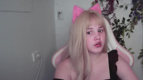 Snapshot of kittysouffle chatting on 12.17.24 KItty Souffle online show from 12.17.24