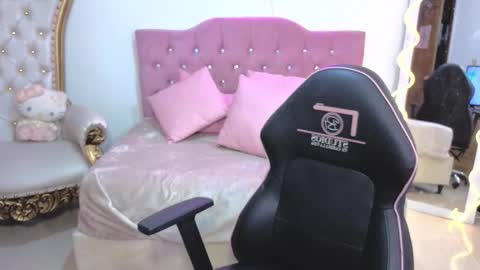 Kitty  online show from 09.30.25