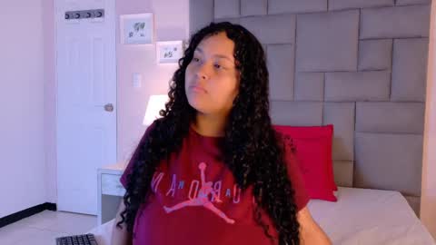Snapshot of kity_hill chatting on 09.22.25 Kitty Hill online show from 09.22.25
