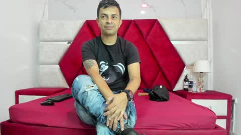 Snapshot of kity_spiderr chatting on 04.06.26 Luisa y Jairo online show from 04.06.26