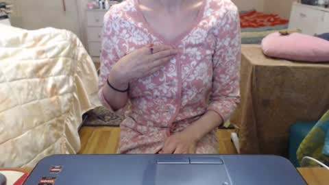 Snapshot of kiuminberry chatting on 06.14.26 KiuminBerry online show from 06.14.26