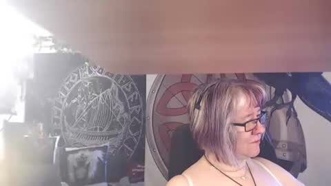 Snapshot of kleiner_teufel chatting on 04.22.26 Michelle online show from 04.22.26