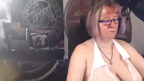 Snapshot of kleiner_teufel chatting on 04.24.26 Michelle online show from 04.24.26